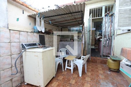 Casa à venda com 282m², 2 quartos e 6 vagas