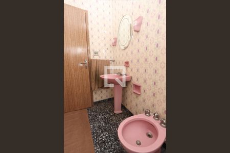 Casa à venda com 282m², 2 quartos e 6 vagas