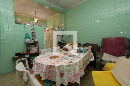 Casa à venda com 282m², 2 quartos e 6 vagas