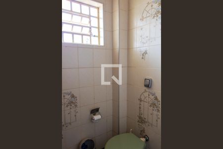 Casa para alugar com 460m², 5 quartos e 4 vagasBanheiro