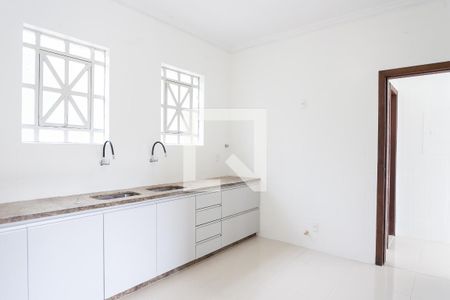 Casa à venda com 452m², 5 quartos e 3 vagasCozinha