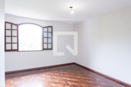 Casa à venda com 452m², 5 quartos e 3 vagassuite 