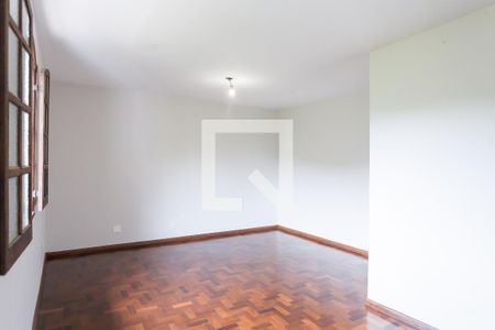 Casa à venda com 452m², 5 quartos e 3 vagassuite 