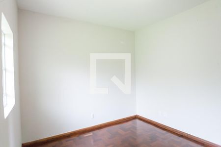 Casa à venda com 452m², 5 quartos e 3 vagasquarto 2