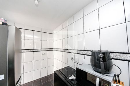 Cozinha de apartamento para alugar com 2 quartos, 54m² em Cidade Satélite Santa Bárbara, São Paulo