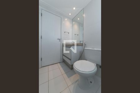 Apartamento à venda com 65m², 2 quartos e 2 vagas Apartamento à venda com 65m², 2 quartos e 2 vagasBanheiro da Suíte