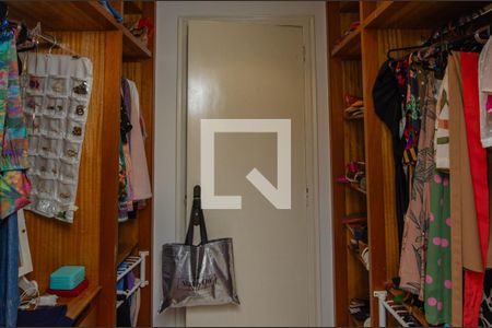 Apartamento à venda com 110m², 3 quartos e 2 vagasCloset da suíte 2