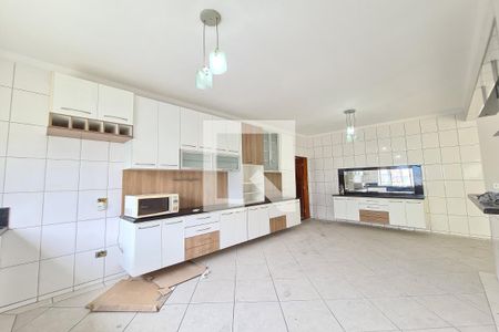 Casa para alugar com 220m², 3 quartos e 2 vagasCozinha