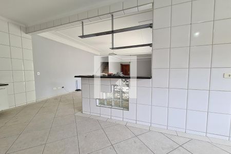 Casa para alugar com 220m², 3 quartos e 2 vagasCozinha