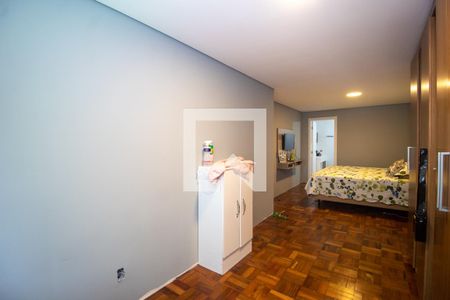 Casa à venda com 1100m², 6 quartos e 15 vagasQuarto