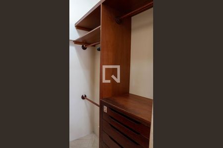 Apartamento para alugar com 112m², 2 quartos e 1 vagaCloset