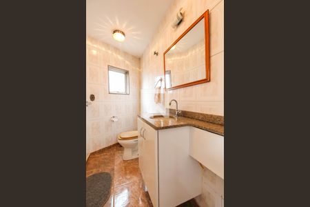 Casa à venda com 225m², 3 quartos e 2 vagasBanheiro de serviço