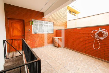 Casa à venda com 225m², 3 quartos e 2 vagasQuintal
