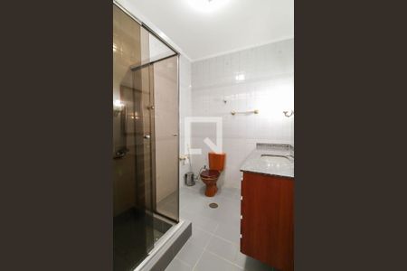 Casa à venda com 225m², 3 quartos e 2 vagasBanheiro