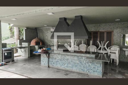 Apartamento à venda com 186m², 3 quartos e 2 vagas Apartamento à venda com 186m², 3 quartos e 2 vagasChurrasqueira