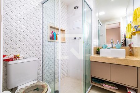 Apartamento à venda com 70m², 2 quartos e 1 vagaSuite - Banheiro