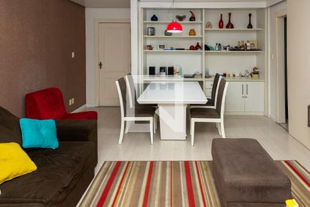 Sala Estar / Jantar de casa para alugar com 3 quartos, 250m² em Taquara, Rio de Janeiro