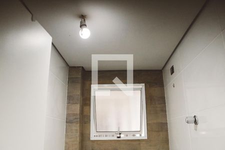 Banheiro de apartamento para alugar com 1 quarto, 27m² em Jardim Virginia Bianca, São Paulo