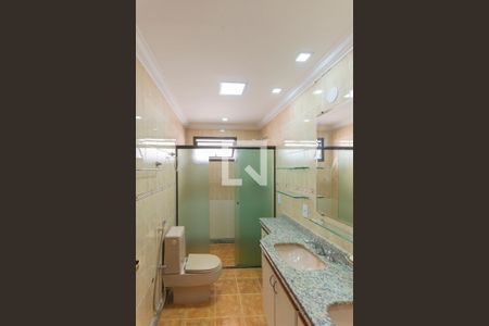 Apartamento para alugar com 260m², 4 quartos e 4 vagas Apartamento para alugar com 260m², 4 quartos e 4 vagasBanheiro da Suíte 2