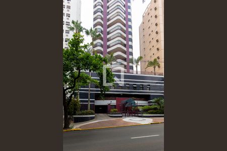Apartamento para alugar com 260m², 4 quartos e 4 vagas Apartamento para alugar com 260m², 4 quartos e 4 vagasFachada do Condomínio