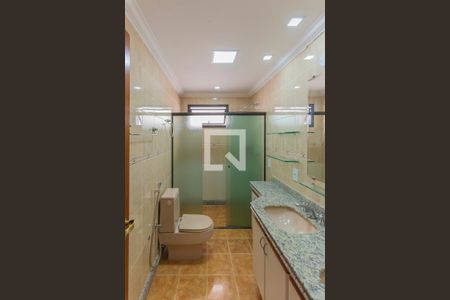 Apartamento para alugar com 260m², 4 quartos e 4 vagas Apartamento para alugar com 260m², 4 quartos e 4 vagasBanheiro da Suíte 2