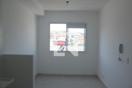 Sala/Cozinha/Área de Serviço de apartamento para alugar com 1 quarto, 26m² em Jardim Itacolomi, São Paulo
