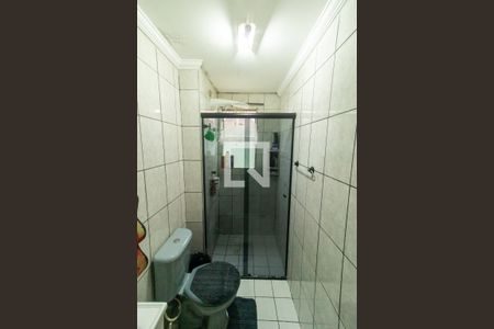 Banheiro de apartamento para alugar com 2 quartos, 47m² em Jardim Amaral, Itaquaquecetuba
