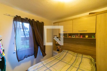 Quarto 2 de apartamento para alugar com 2 quartos, 47m² em Condomínio Vilage, Itaquaquecetuba