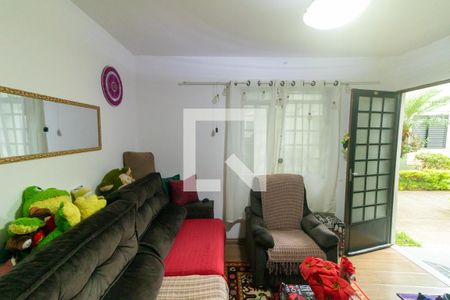 Sala de apartamento para alugar com 2 quartos, 47m² em Condomínio Vilage, Itaquaquecetuba