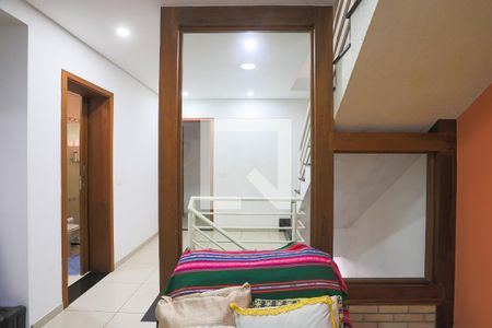 Corredor de casa à venda com 4 quartos, 300m² em Parque Fongaro, São Paulo