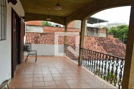 Casa à venda com 250m², 3 quartos e 2 vagas Casa à venda com 250m², 3 quartos e 2 vagasVaranda da Suíte 3