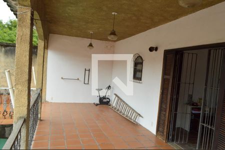 Casa à venda com 250m², 3 quartos e 2 vagas Casa à venda com 250m², 3 quartos e 2 vagasVaranda da Suíte 3