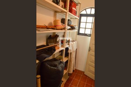 Casa à venda com 250m², 3 quartos e 2 vagas Casa à venda com 250m², 3 quartos e 2 vagasCloset da Suíte 3