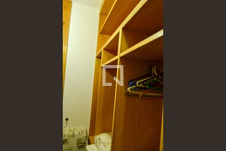 Casa à venda com 250m², 3 quartos e 2 vagas Casa à venda com 250m², 3 quartos e 2 vagasCloset da Suíte 1