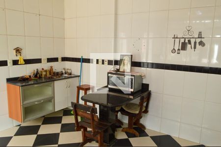 Casa à venda com 250m², 3 quartos e 2 vagas Casa à venda com 250m², 3 quartos e 2 vagasCozinha