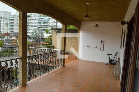 Casa à venda com 250m², 3 quartos e 2 vagas Casa à venda com 250m², 3 quartos e 2 vagasVaranda da Suíte 3