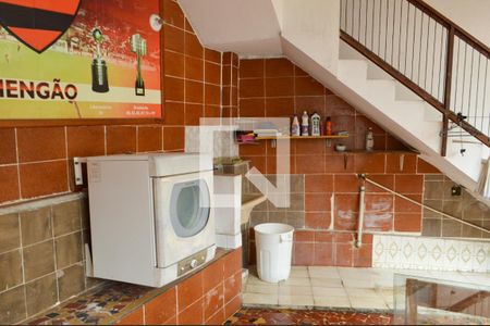 Casa à venda com 250m², 3 quartos e 2 vagas Casa à venda com 250m², 3 quartos e 2 vagasÁrea de Serviço