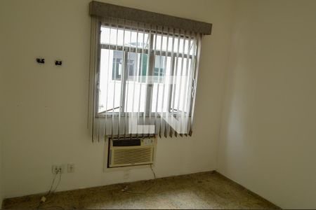 Casa à venda com 250m², 3 quartos e 2 vagas Casa à venda com 250m², 3 quartos e 2 vagasSuíte 2