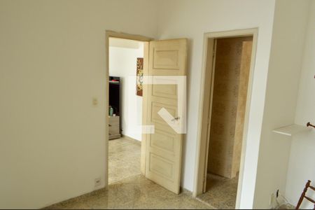 Casa à venda com 250m², 3 quartos e 2 vagas Casa à venda com 250m², 3 quartos e 2 vagasSuíte 2