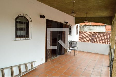 Casa à venda com 250m², 3 quartos e 2 vagas Casa à venda com 250m², 3 quartos e 2 vagasVaranda da Suíte 3