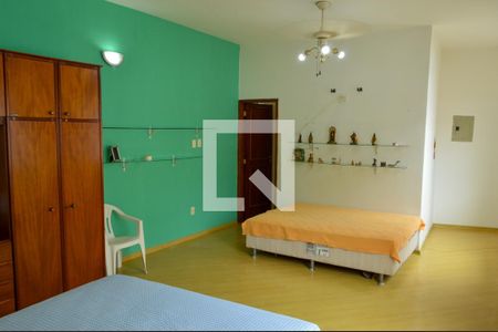 Casa à venda com 250m², 3 quartos e 2 vagas Casa à venda com 250m², 3 quartos e 2 vagasSuíte 1