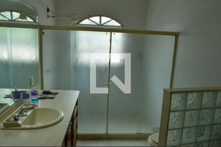 Casa à venda com 250m², 3 quartos e 2 vagas Casa à venda com 250m², 3 quartos e 2 vagasBanheiro da Suíte 1