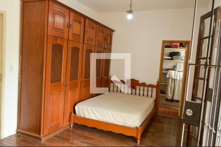 Casa à venda com 250m², 3 quartos e 2 vagas Casa à venda com 250m², 3 quartos e 2 vagasSuíte 3