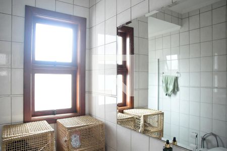 Casa de condomínio para alugar com 750m², 4 quartos e 8 vagasBanheiro da Suíte 3