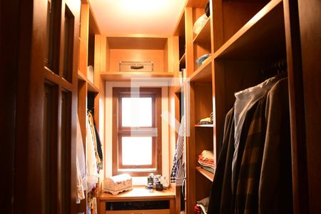 Casa de condomínio para alugar com 750m², 4 quartos e 8 vagasCloset da suíte 2