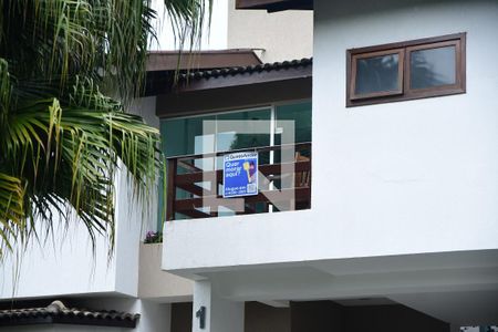 Casa de condomínio para alugar com 750m², 4 quartos e 8 vagasPlaca QA