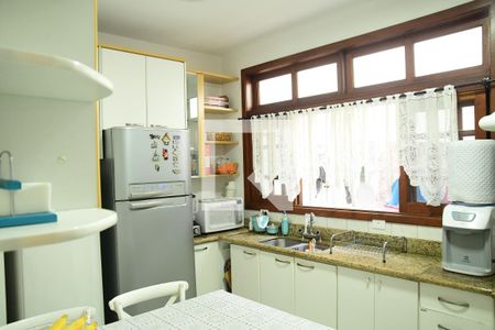 Casa de condomínio para alugar com 750m², 4 quartos e 8 vagasCozinha