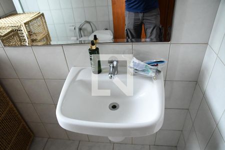 Casa de condomínio para alugar com 750m², 4 quartos e 8 vagasBanheiro da Suíte 3