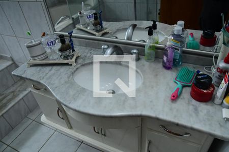 Casa de condomínio para alugar com 750m², 4 quartos e 8 vagasBanheiro da Suíte 2