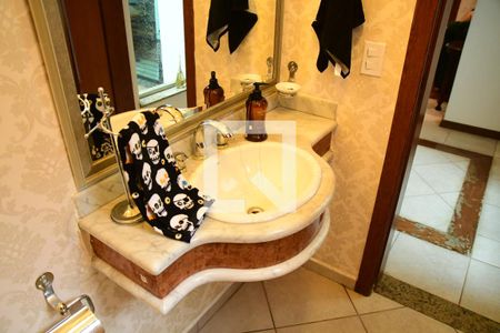 Casa de condomínio para alugar com 750m², 4 quartos e 8 vagasLavabo